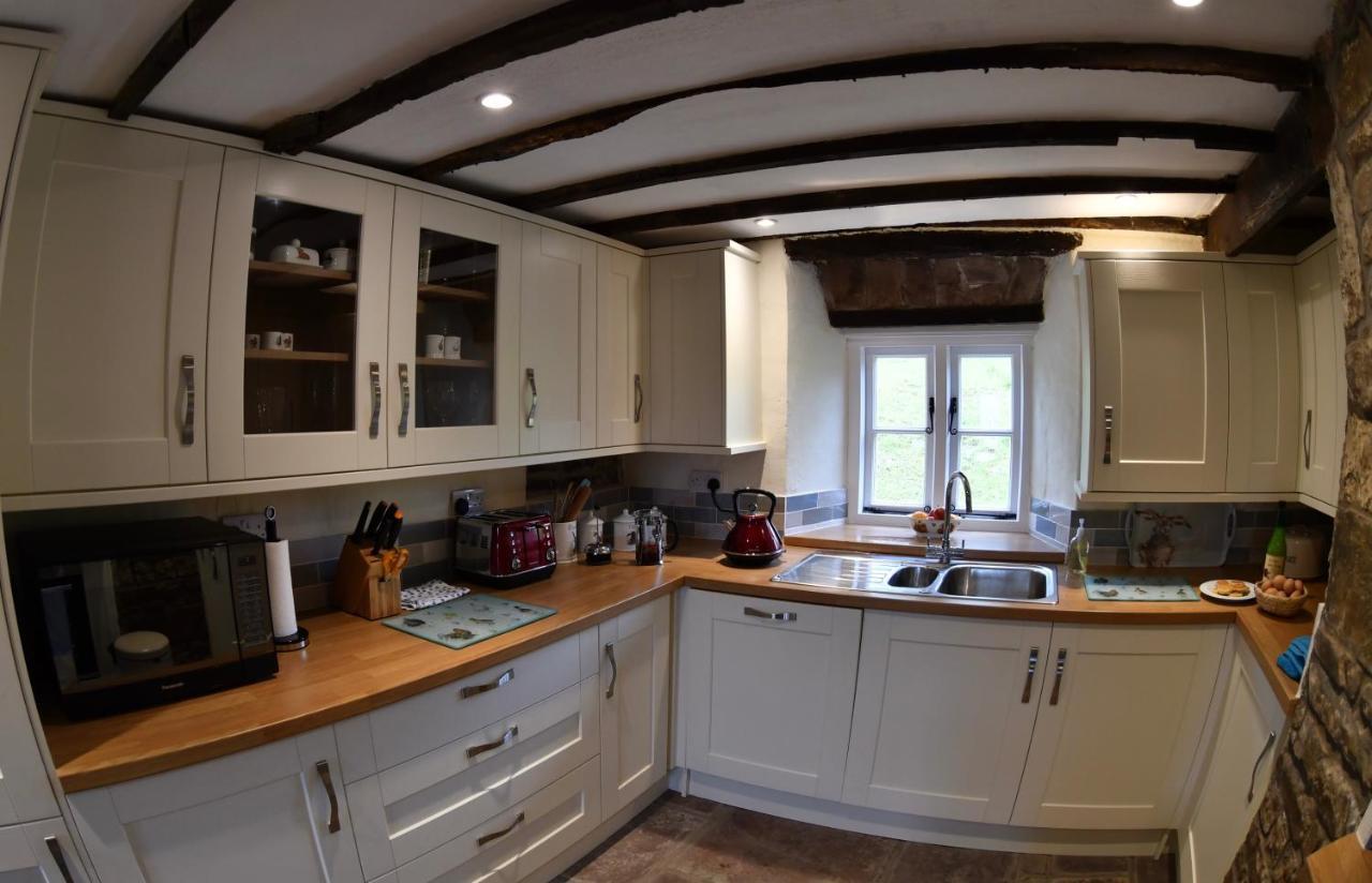 Pant Llwyd Farm Villa Llangynidr ภายนอก รูปภาพ