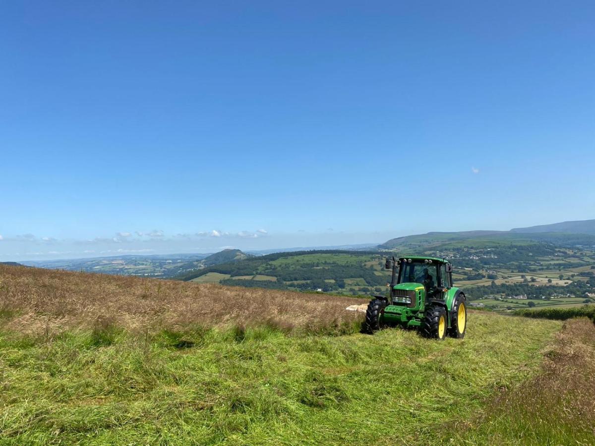 Pant Llwyd Farm Villa Llangynidr ภายนอก รูปภาพ
