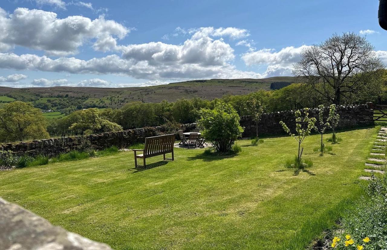 Pant Llwyd Farm Villa Llangynidr ภายนอก รูปภาพ
